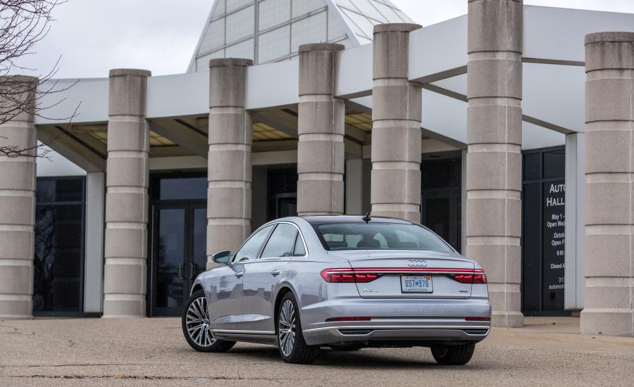  Audi A8 L 3.0 TFSI Quattro (D5) 2018 года  (NA) (фото 37 из 40)